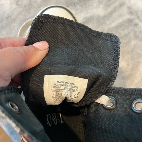 Converse Chuck Taylors , British style, size 4.5 (men) or 6.5 (women) - Picture 4 of 4